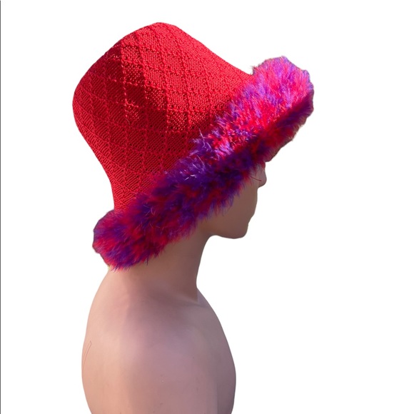 A Christy Creation Red Knit Cloche Hat - Picture 2 of 7